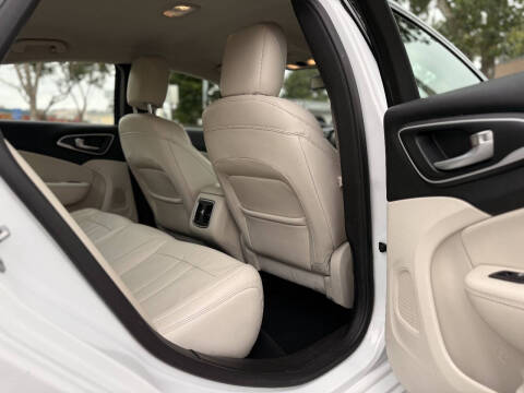 2015 Chrysler 200 C