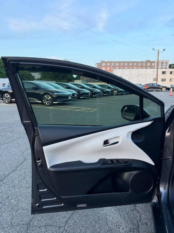 2016 Toyota Prius Two