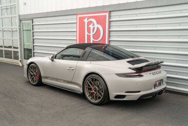 2019 Porsche 911 38