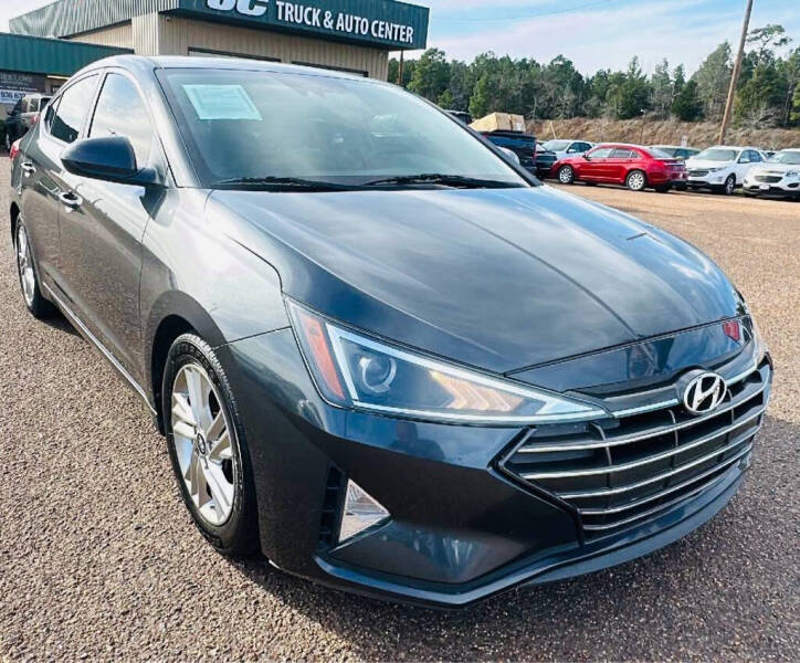 2020 Hyundai Elantra SEL's photo