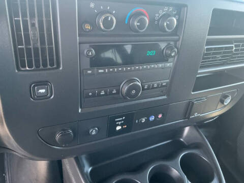 2025 Chevrolet Express LS 3500