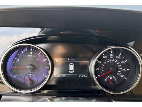 2024 Kia Carnival EX