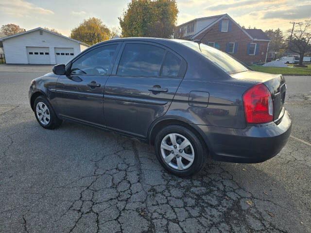 2010 Hyundai ACCENT for sale at QUEENSGATE AUTO SALES in York, PA