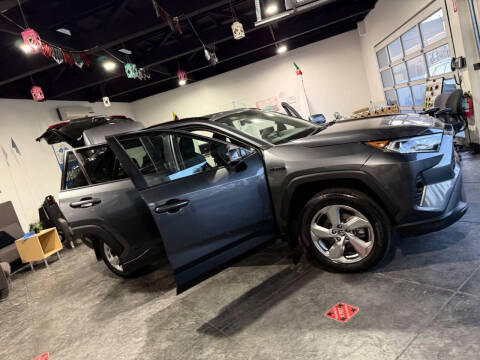 2021 Toyota RAV4 Hybrid XLE Premium