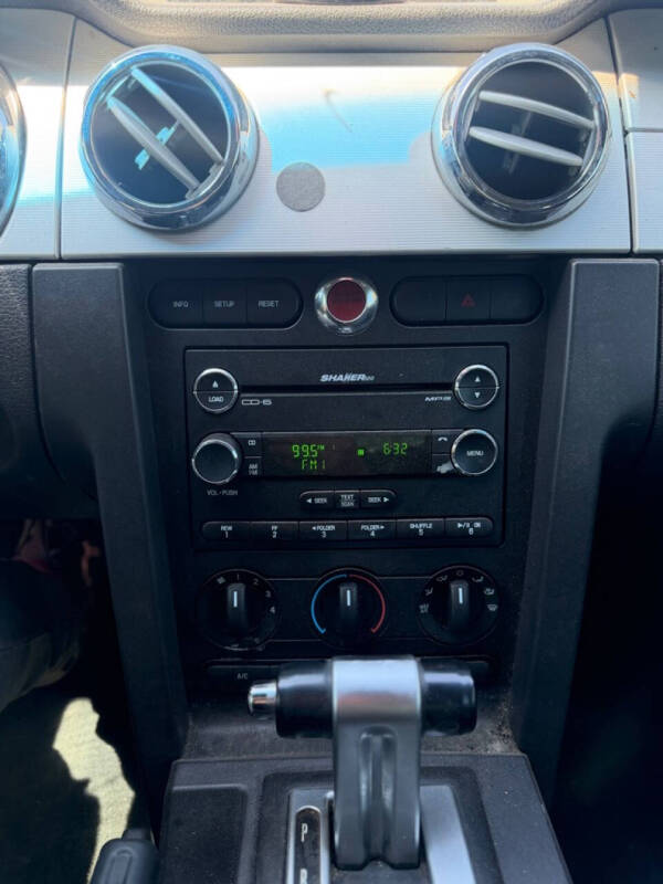 2009 Ford Mustang V6 Deluxe