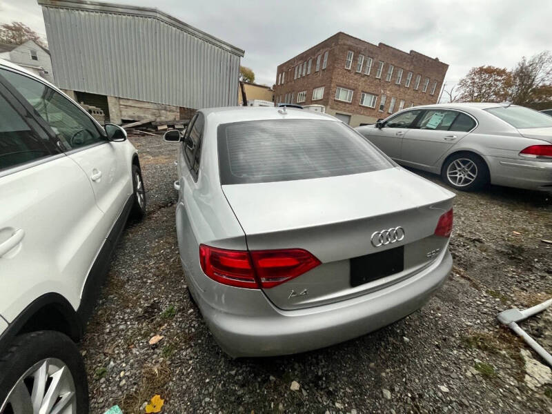 2009 Audi A4 2.0T quattro Premium