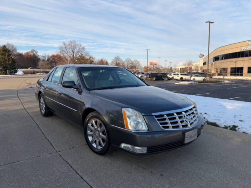 2009 Cadillac DTS Luxury 6-Passenger