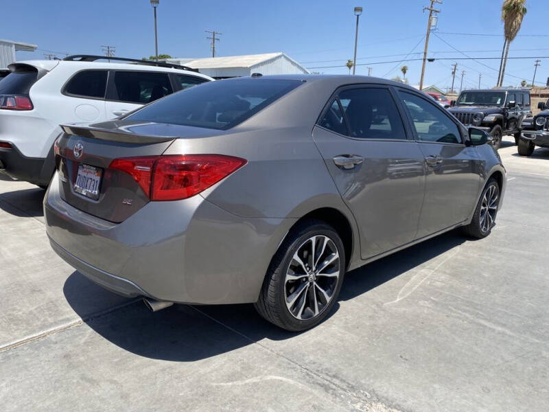 2017 Toyota Corolla SE photo 5