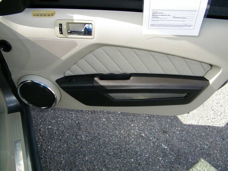 2010 Ford Mustang V6 Premium