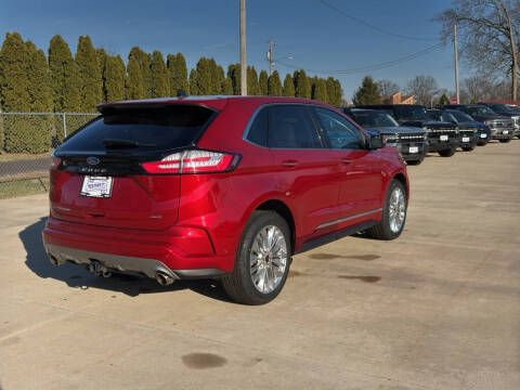 2022 Ford Edge Titanium
