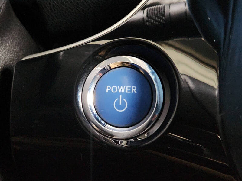 2019 Toyota Prius LE