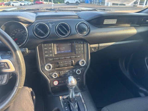 2016 Ford Mustang V6
