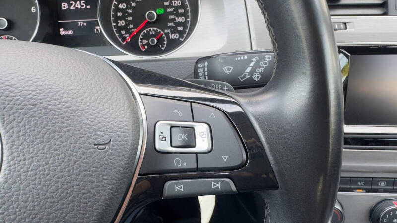 2015 Volkswagen Golf TSI SE