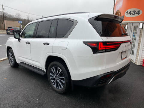 2022 Lexus LX 600 Premium
