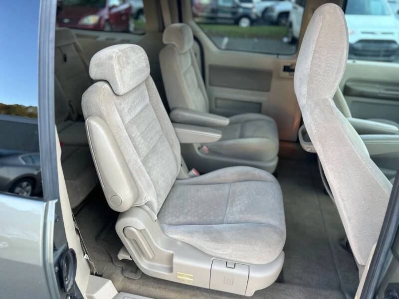 2004 Ford Freestar SE