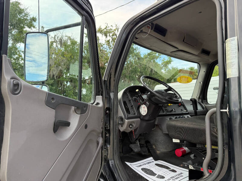 2015 Freightliner M2 112