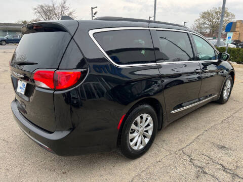 2017 Chrysler Pacifica Touring-L