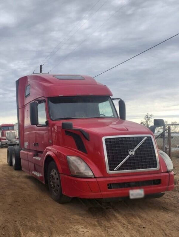 2016 Volvo VNL64T670