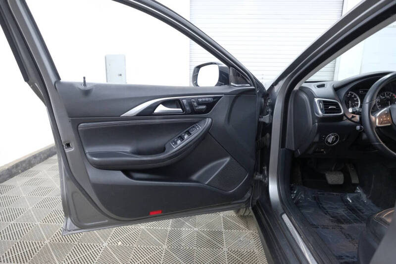 2017 Infiniti QX30 Premium