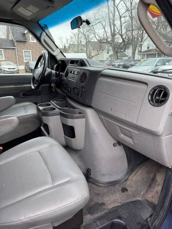 2013 Ford E-Series E-350 SD