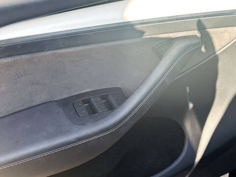 2024 Tesla Model Y Performance