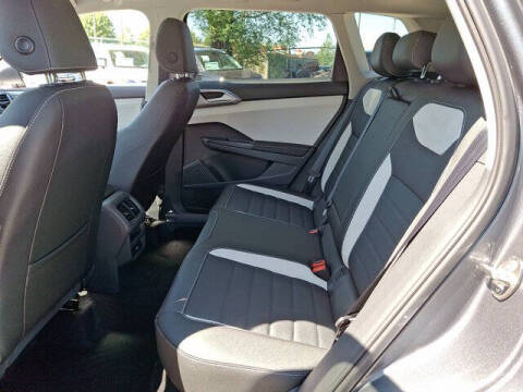 2025 Volkswagen Taos SEL 4Motion