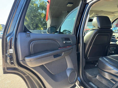 2010 Cadillac Escalade Luxury