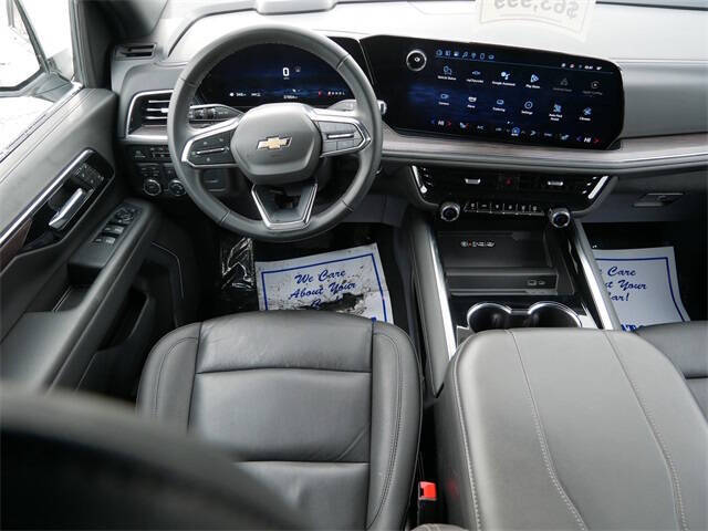 2025 Chevrolet Suburban LT