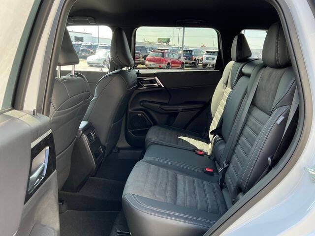 2026 Mitsubishi Outlander LE