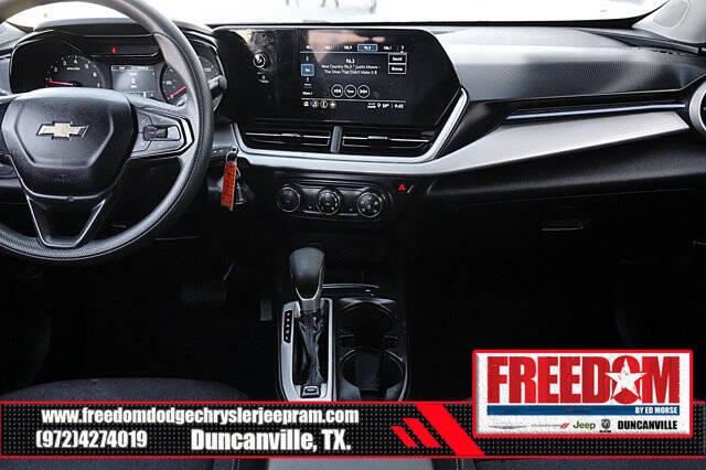 2025 Chevrolet Trax LS