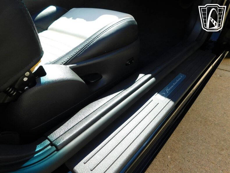 2002 Ford Thunderbird Deluxe