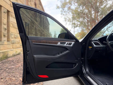 2015 Hyundai Genesis