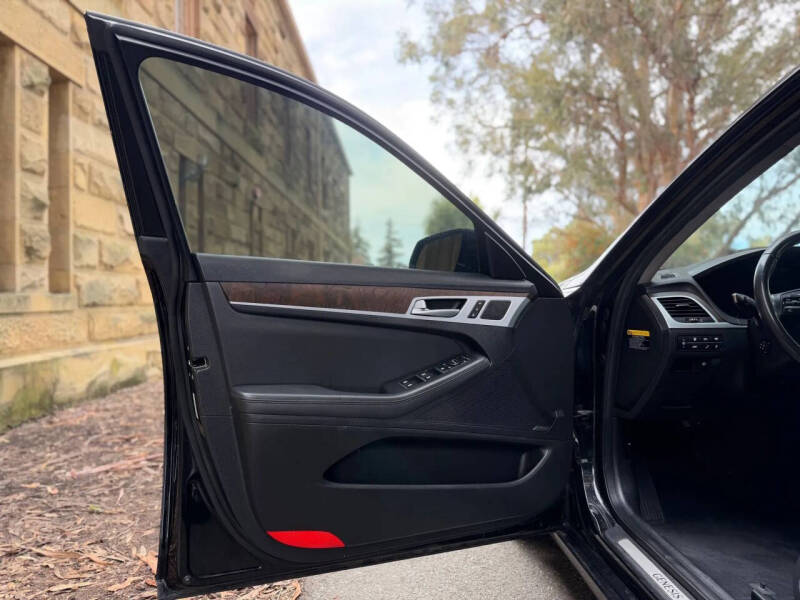 2015 Hyundai Genesis