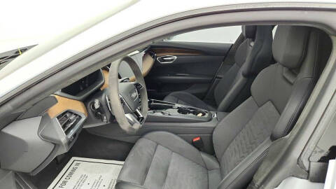 2024 Audi e-tron GT quattro Prestige