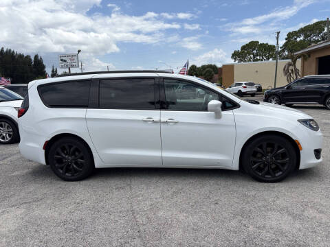 2018 Chrysler Pacifica Touring L