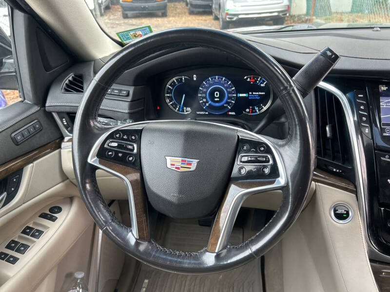 2018 Cadillac Escalade Luxury