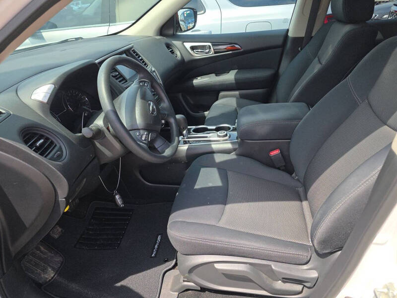2017 Nissan Pathfinder S