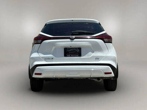 2022 Nissan Kicks SV