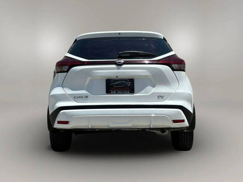 2022 Nissan Kicks SV
