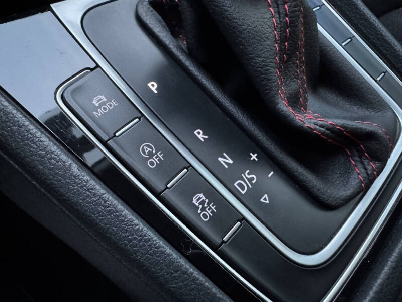 2018 Volkswagen Golf GTI S