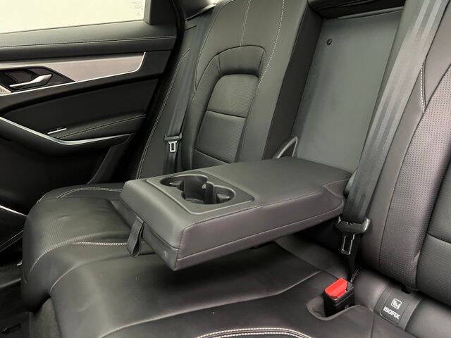 2024 Jaguar F-PACE P250 R-Dynamic S