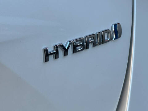 2021 Toyota Prius LE