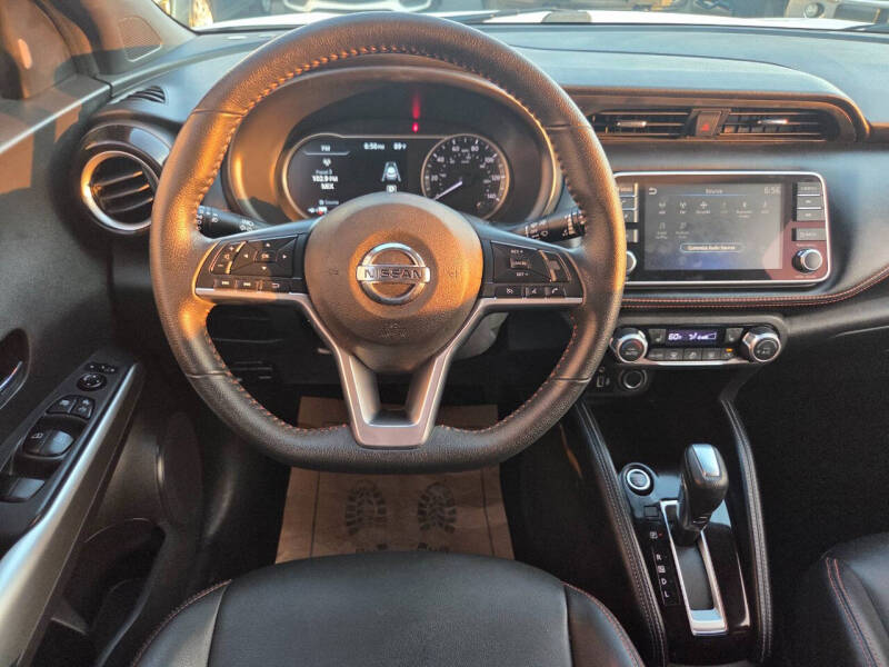 2020 Nissan Kicks SR