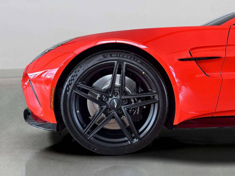 2025 Aston Martin Vantage