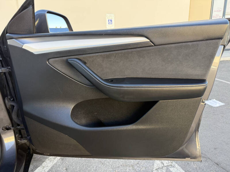 2023 Tesla Model Y Performance