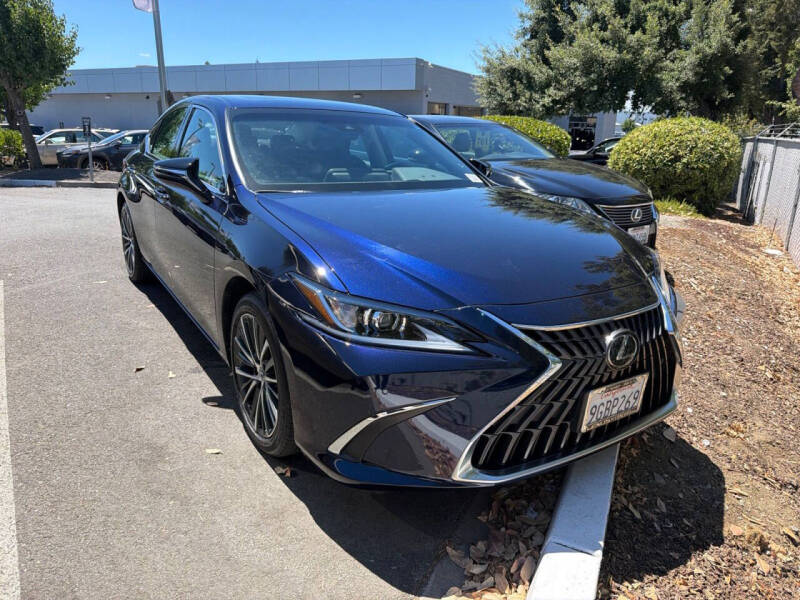 2023 Lexus ES 300h