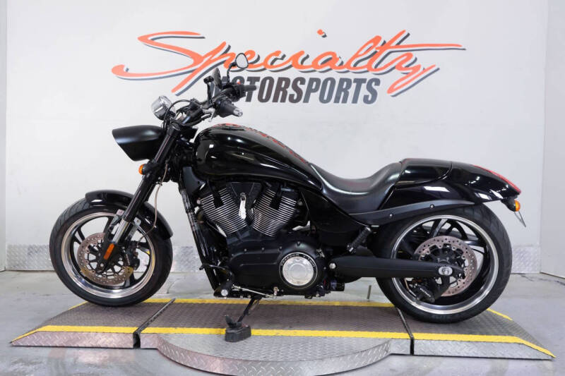 2013 Victory Hammer 8-Ball