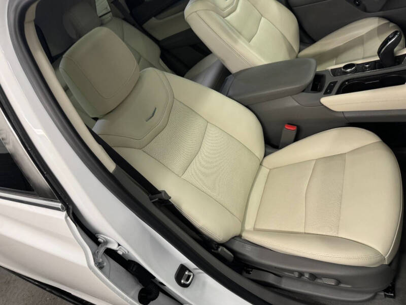 2022 Cadillac XT5 Premium Luxury