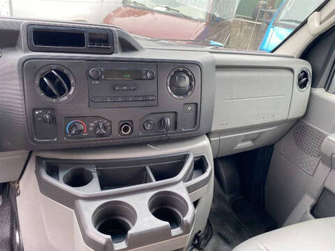 2013 Ford E-Series E-350 SD