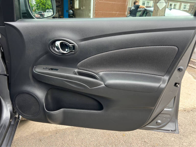 2019 Nissan Versa